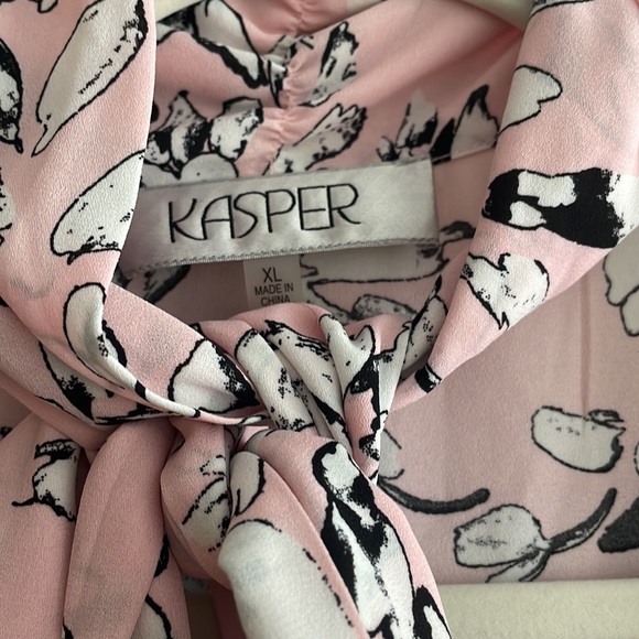 Kasper tutu pale pink floral tie neck blouse Size XL - Picture 2 of 9